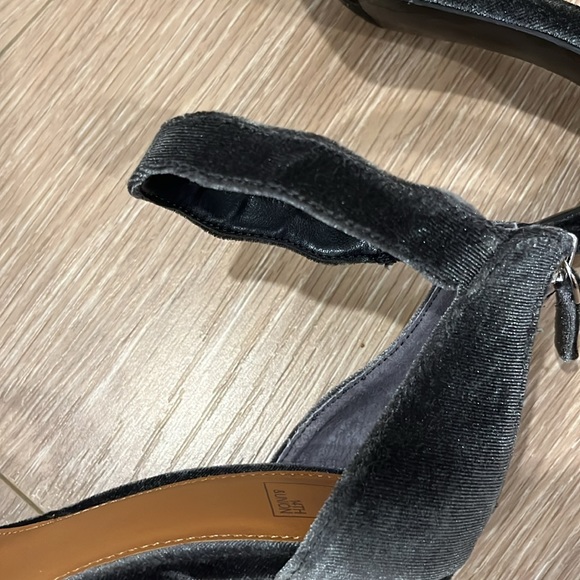 14th & Union Velvet Grey 3” High Heels - size: 7 - Picture 8 of 9